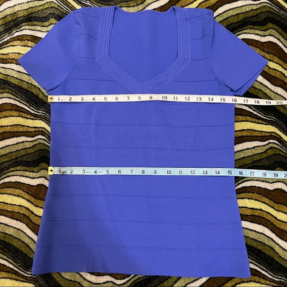 5/$20 Woman’s Short Sleeve Sweater - Picture 3 of 6